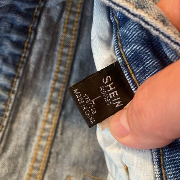 SHEIN size large wide legged jeans, very soft and comfy, distressed, high waist - Picture 4 of 12